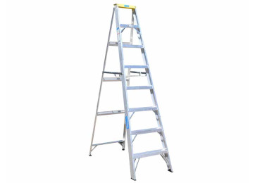 ALUMINIUM SINGLE SIDED STEP LADDER - 2.4M